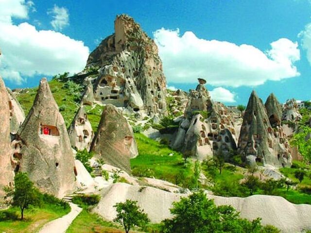 Otobüslü Kapadokya Turları (Sezon ve Bayramlar 2 Gece Konaklamalı)